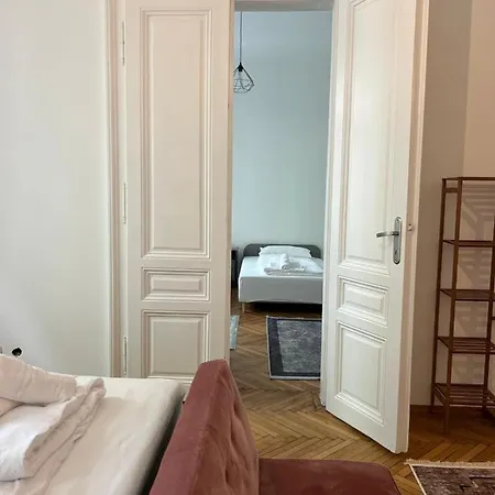 Centrally-Located Authentic Apartment Wien Exterior foto