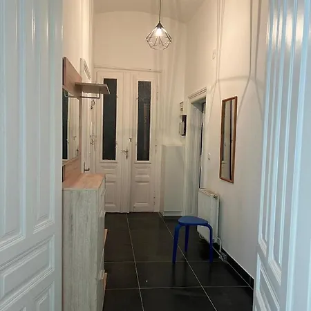 Centrally-Located Authentic Apartment Wien Exterior foto