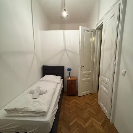 Centrally-Located Authentic Apartment Wien Exterior foto