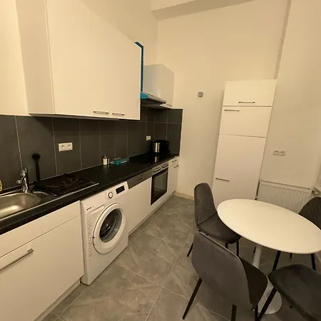 Centrally-Located Authentic Apartment Wien Exterior foto