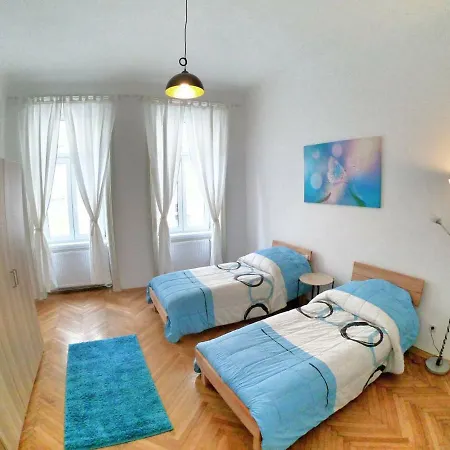 Centrally-Located Authentic Apartment Wien Exterior foto