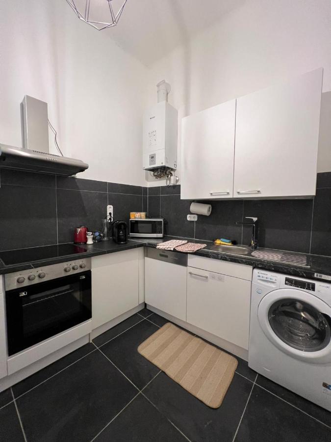 Centrally-located Authentic Apartamento *
